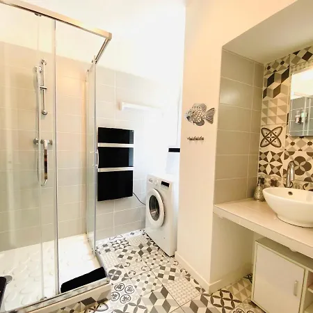 Feel@home Nemausus « Le 4 » נים