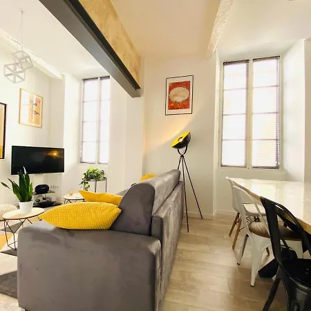 דירה Feel@home Nemausus « Le 4 »