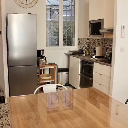 דירה Feel@home Nemausus « Le 4 » נים