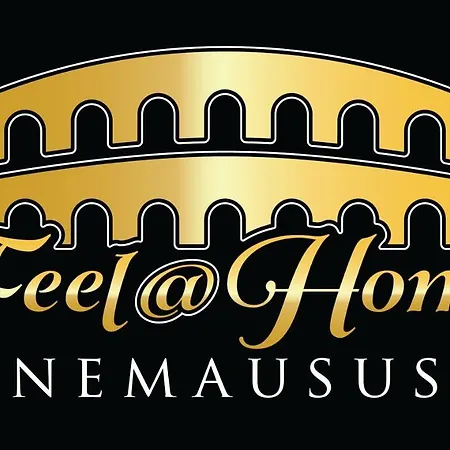 Feel@home Nemausus « Le 4 » דירה *